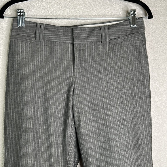 Banana Republic The Logan Fit Wool Gray Pinstripe Stretch Wide Leg Pants Size 0P - Picture 2 of 8